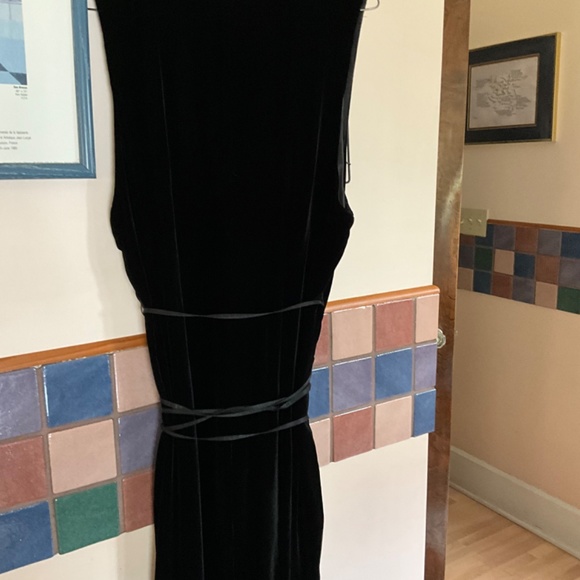 Eddie Bauer All Week Long Black Velvet Jumper - Picture 10 of 12